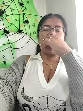 Snapshot of __valentina18 chatting on October 11, 1:47 pm   valentina18 online show from October 11, 1:47 pm