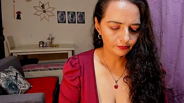 emma luxy online show from April 10, 6:52 am