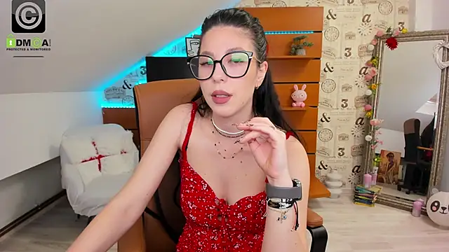 EmillyTaylor online show from March 4, 7:26 am