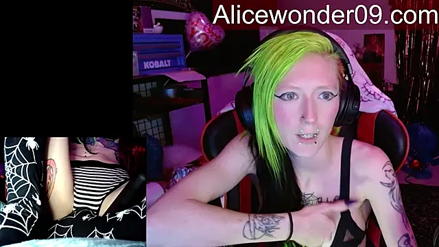 alicewonder09 online show from March 10, 5:00 am