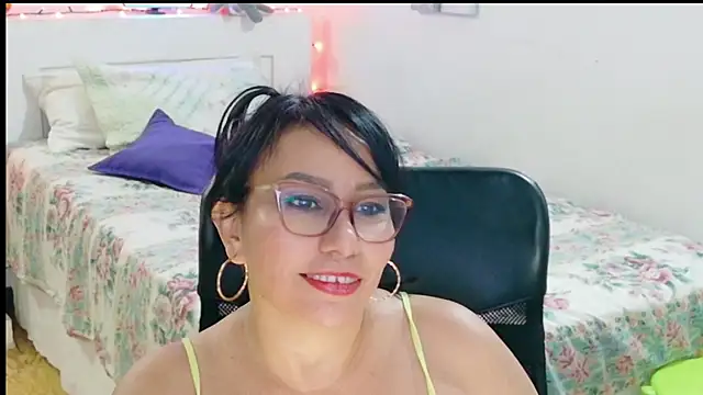 hottplay online show from March 26, 9:27 pm