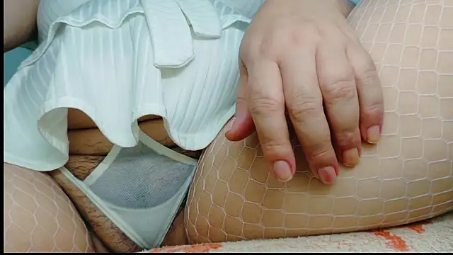 hottplay online show from April 15, 5:02 pm