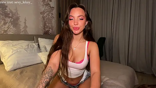 Lex Love online show from April 18, 7:40 pm