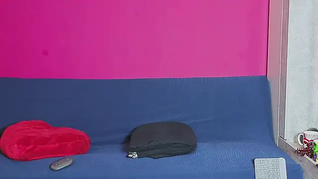 Young Strawberryy online show from June 24, 12:37 pm