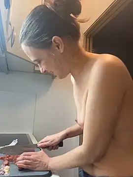 Chantalee online show from March 19, 9:46 am