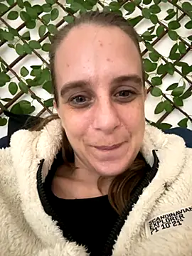 Chantalee online show from November 24, 6:15 am