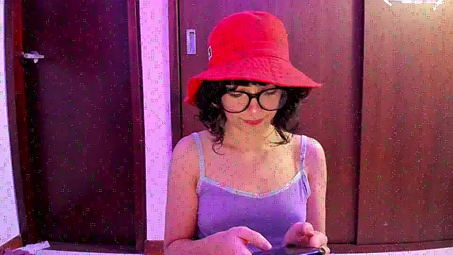 Snapshot of _Lunnaa_ chatting on October 12, 12:02 am  Lunnaa  online show from October 12, 12:02 am
