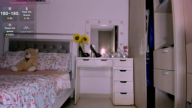 sharonDulce online show from January 19, 5:14 am