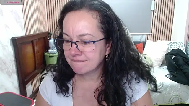 Sonialorens  online show from May 30, 10:38 pm