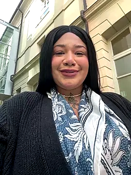 IamSashaLuv online show from October 1, 9:25 am