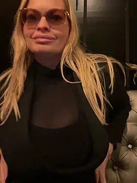 Lisavontease online show from March 21, 10:04 pm