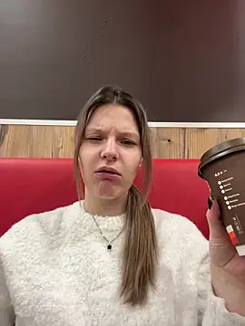 MaryHiggins online show from December 5, 9:16 pm