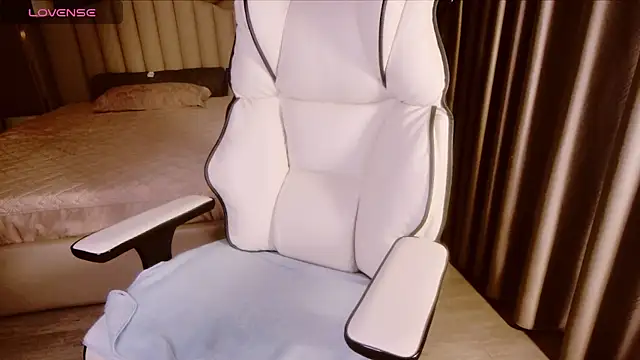 Snapshot of Girl__Funny chatting on September 19, 1:43 pm Girl  Funny online show from September 19, 1:43 pm