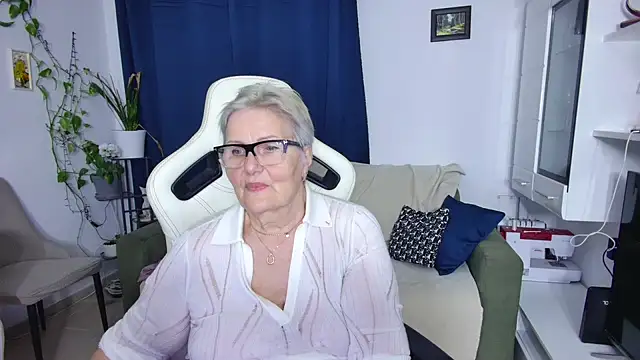 Selenna57 online show from April 14, 6:08 pm