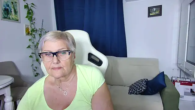 Selenna57 online show from April 11, 5:27 pm