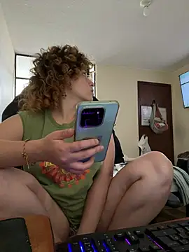 EmmaMelissa0521 online show from April 12, 9:39 pm