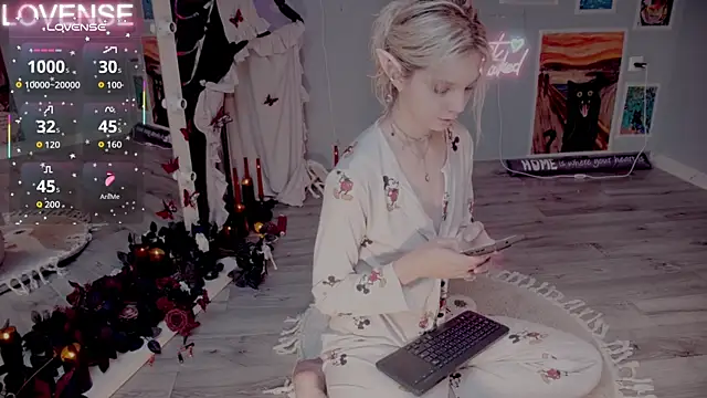 Careful i bite online show from November 13, 5:28 am