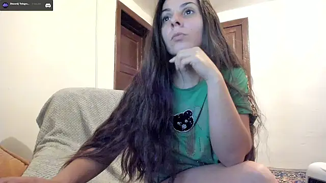 Snapshot of EasyAcee chatting on October 25, 3:52 pm EasyAcee online show from October 25, 3:52 pm