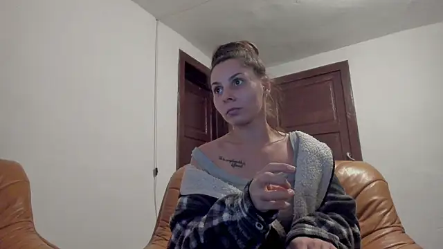 Snapshot of EasyAcee chatting on September 25, 5:22 pm EasyAcee online show from September 25, 5:22 pm