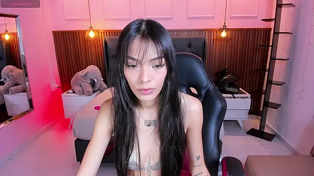 AMELIELEONE online show from November 10, 12:33 pm