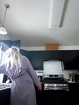 ScarletCallings420 online show from April 4, 4:28 pm