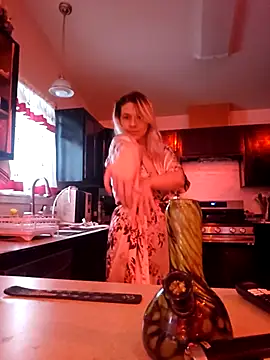 ScarletCallings420 online show from April 6, 4:46 am