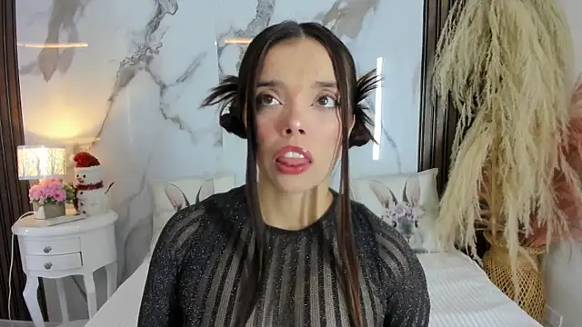 hannahill69 online show from December 22, 5:21 am