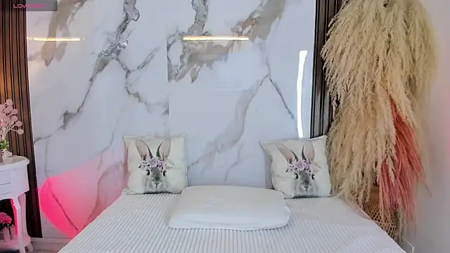 hannahill69 online show from September 24, 4:44 am