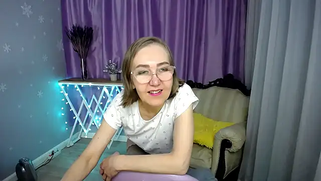 queen a n i online show from April 10, 10:32 am