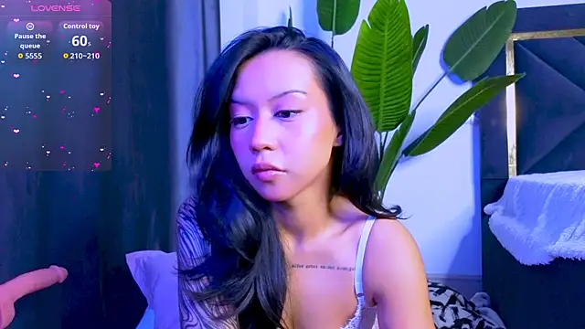 Mia Tin online show from July 23, 2:58 pm