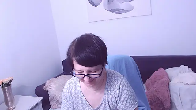 ChristaRose online show from March 7, 9:00 pm