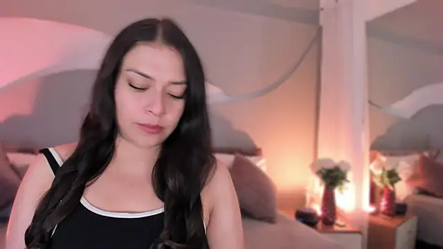 Nicolle W online show from February 4, 12:08 pm