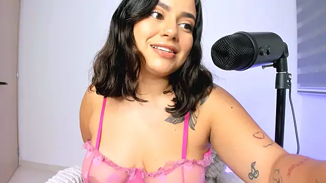 susy angel online show from April 14, 11:27 pm