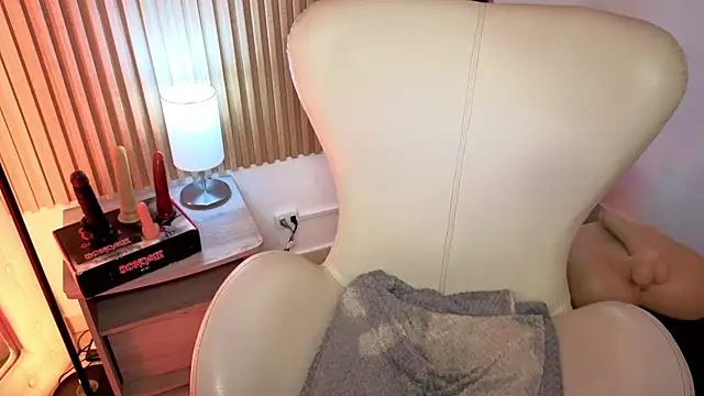 MarianL0ve online show from October 12, 3:25 pm