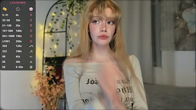 boobsybootie online show from April 7, 8:33 pm