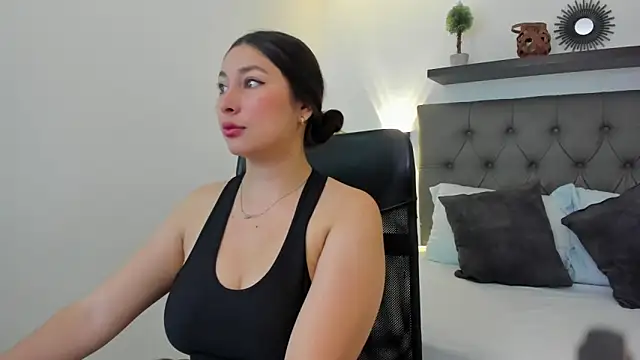 bella 99  online show from April 15, 11:44 am