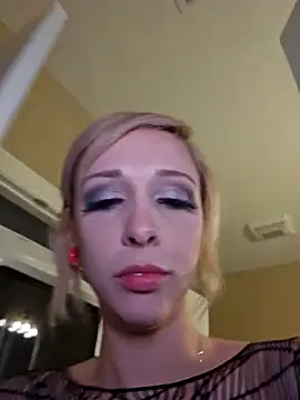 AmethystFoxx online show from April 4, 6:40 pm