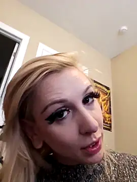 AmethystFoxx online show from March 6, 9:32 pm