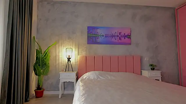 alisonita  online show from November 8, 8:30 am