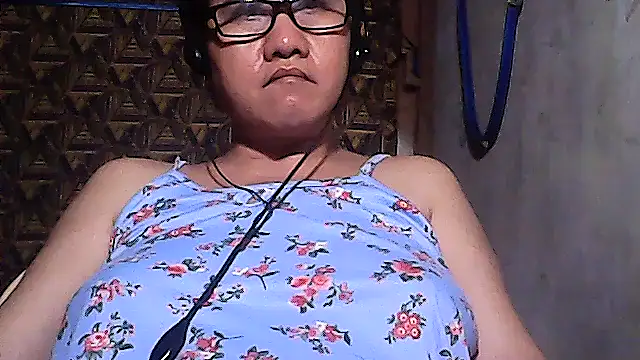 sweetsosie18 online show from February 26, 1:21 pm