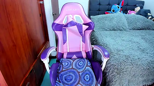 saphira owen online show from November 13, 8:30 pm