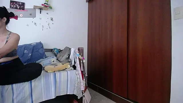 Snapshot of Moon_lunita chatting on September 9, 5:02 pm Moon lunita online show from September 9, 5:02 pm