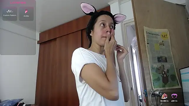 Snapshot of Moon_lunita chatting on October 2, 4:23 pm Moon lunita online show from October 2, 4:23 pm