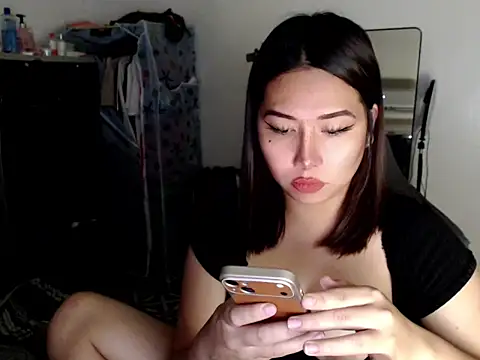 urqueendominant online show from March 20, 7:35 am