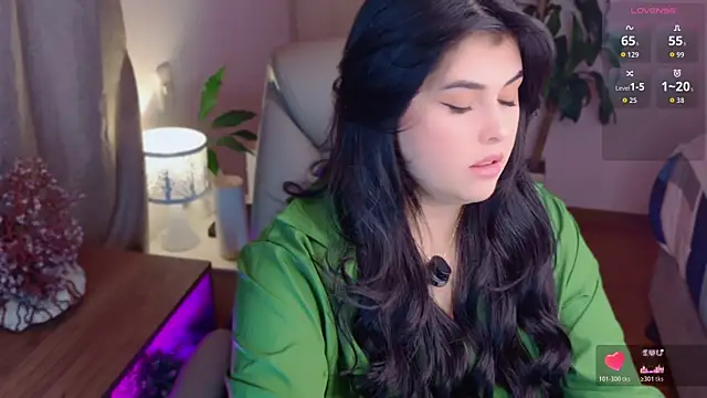 Alyaa s online show from May 17, 2:33 am