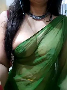 RadhaBabe online show from August 4, 10:21 am