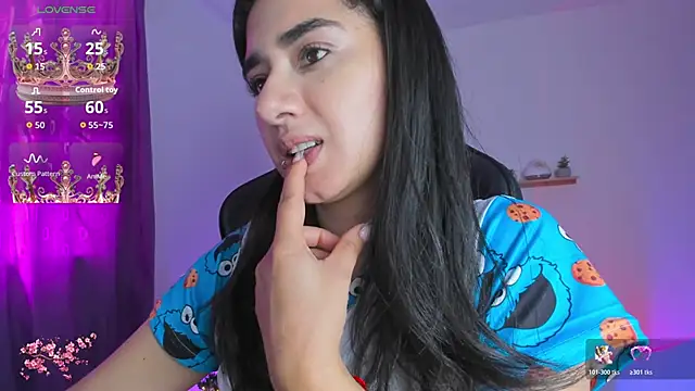 annadu011 online show from January 5, 6:44 pm