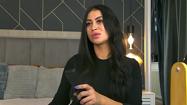 EmyLaveau online show from March 18, 5:45 am