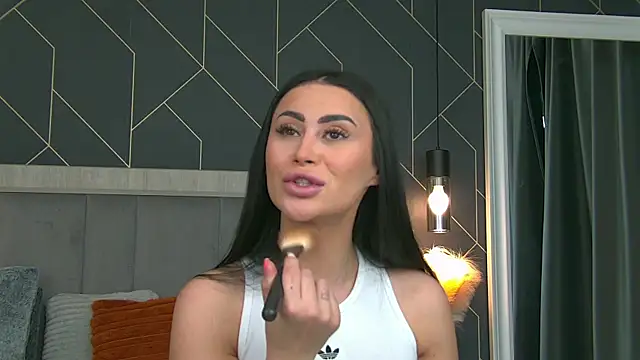 EmyLaveau online show from April 1, 5:30 am