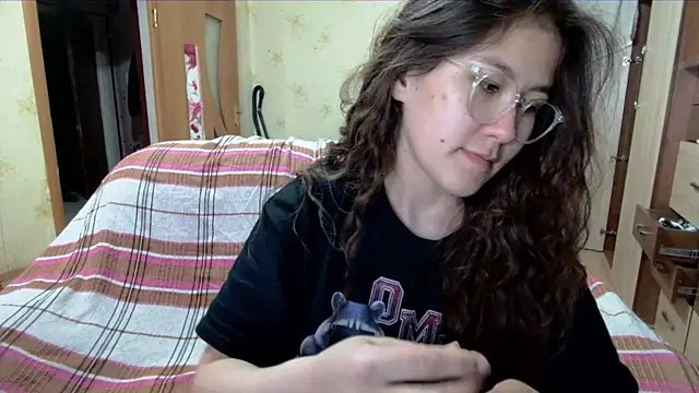 Riz girl online show from April 5, 11:42 am